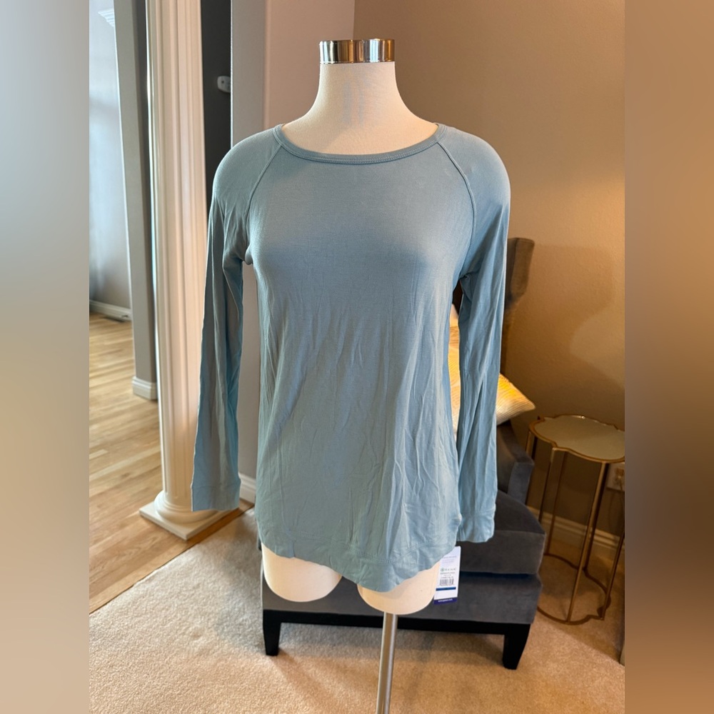 Gaiam Studio to Street Top (NWT) XS